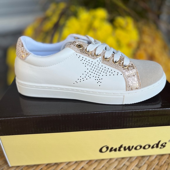 Outwoods Sneakers - Picture 1 of 1